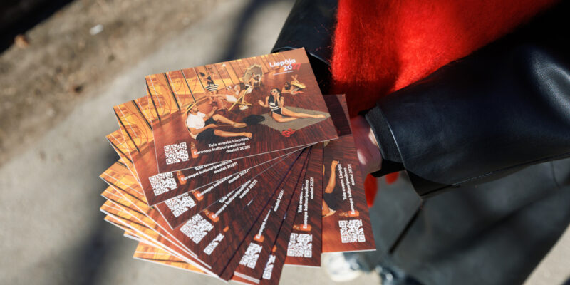 2026. gada aprīlī Tallinā aizvadīti divi nozīmīgi “Liepāja – Eiropas kultūras galvaspilsēta 2027” pārrobežu sadarbības un programmas prezentācijas pasākumi, stiprinot saikni ar Igaunijas kultūras un tūrisma nozari, kā arī plašāku starptautisko auditoriju.